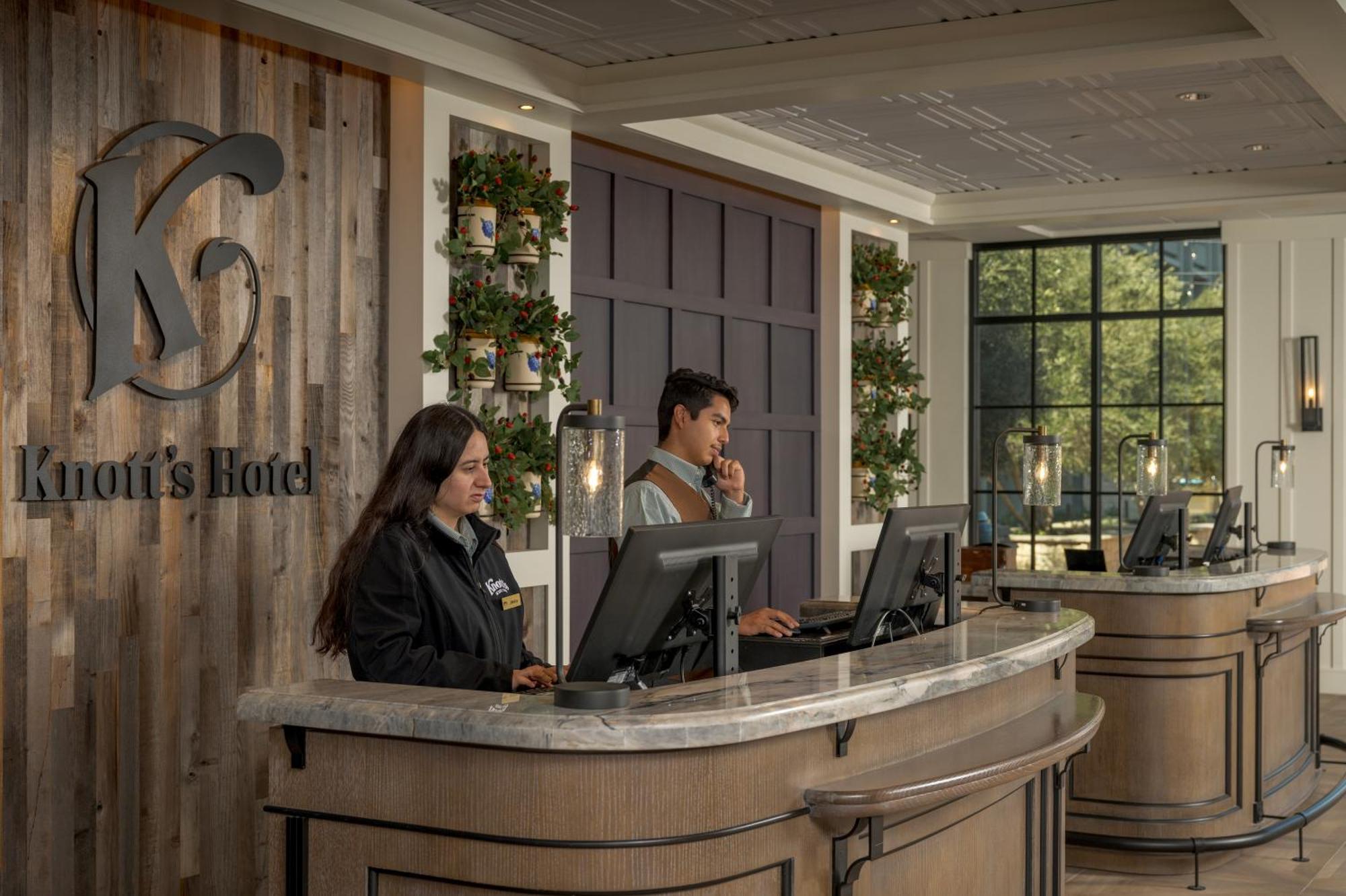 Knott'S Hotel Buena Park Exterior foto
